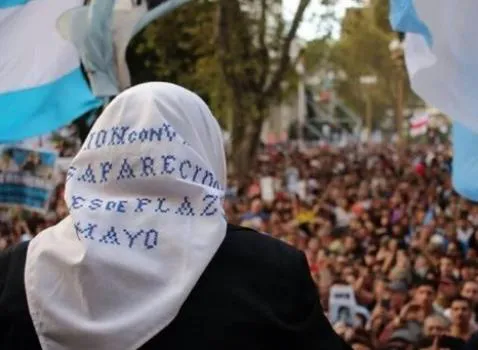 s_83bb7d41d38b76edafde