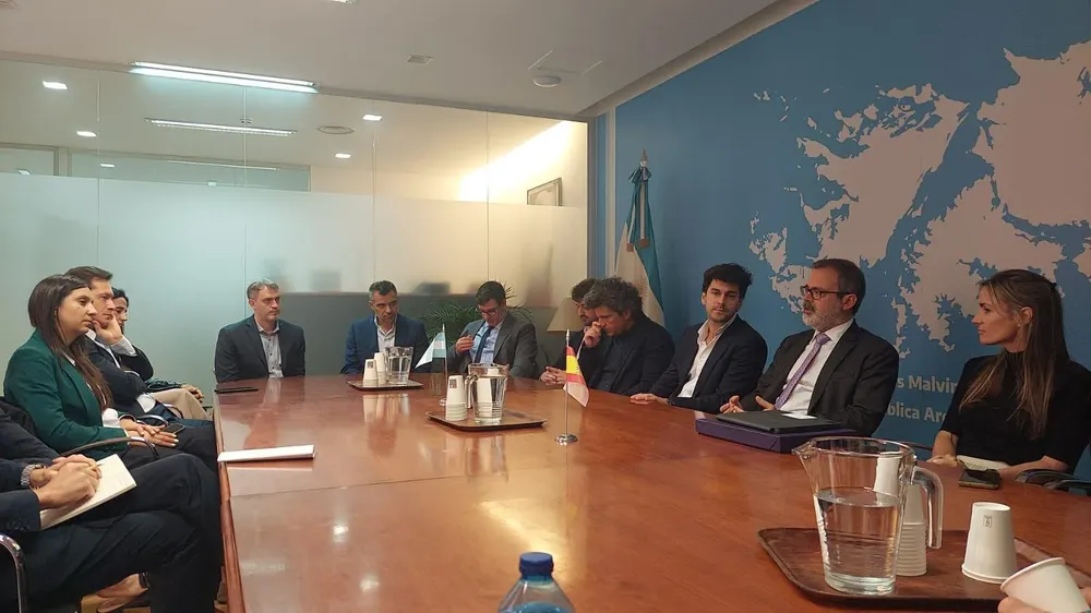 2ef18b38-24e1-48a3-a8a4-ba1a1b278e60