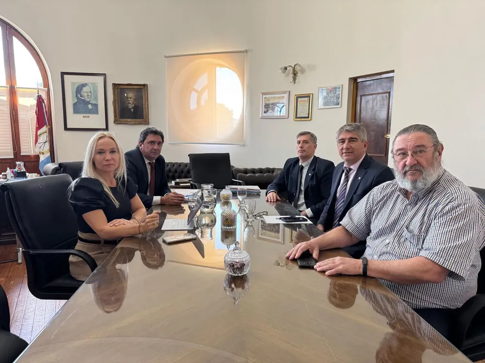 06d5df93-6942-4b5f-bded-0b1fe6ec2562