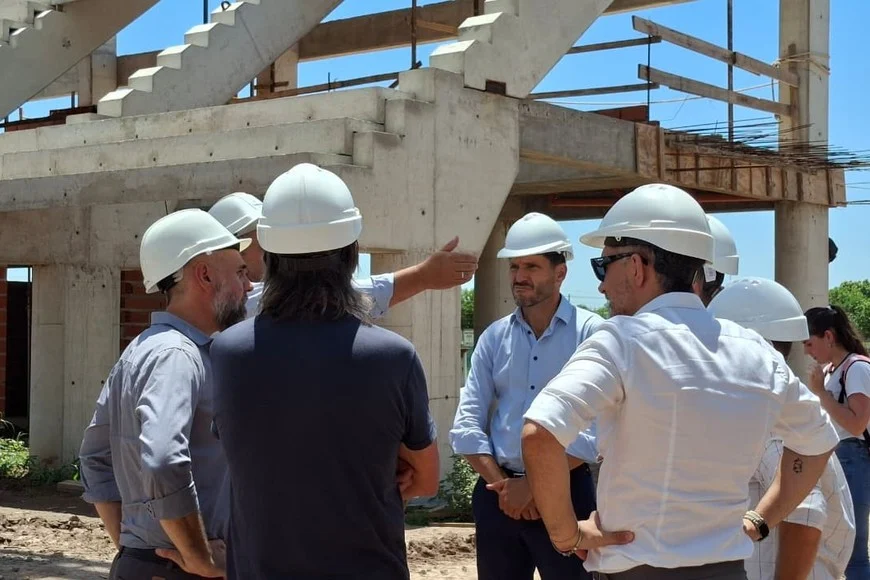 rX-m6aedX_870x580__1