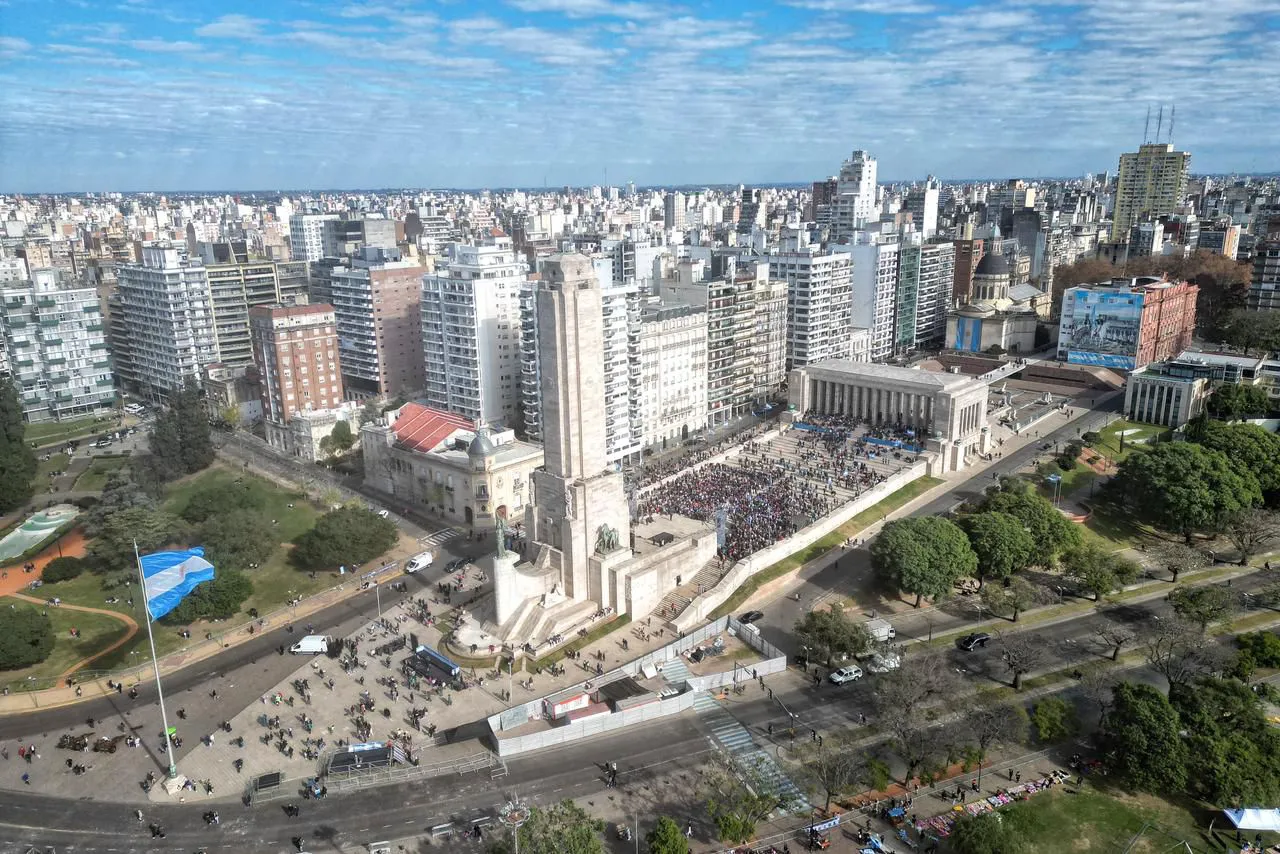 a03fbf77-5c3d-42f3-aee9-d131750ce0af