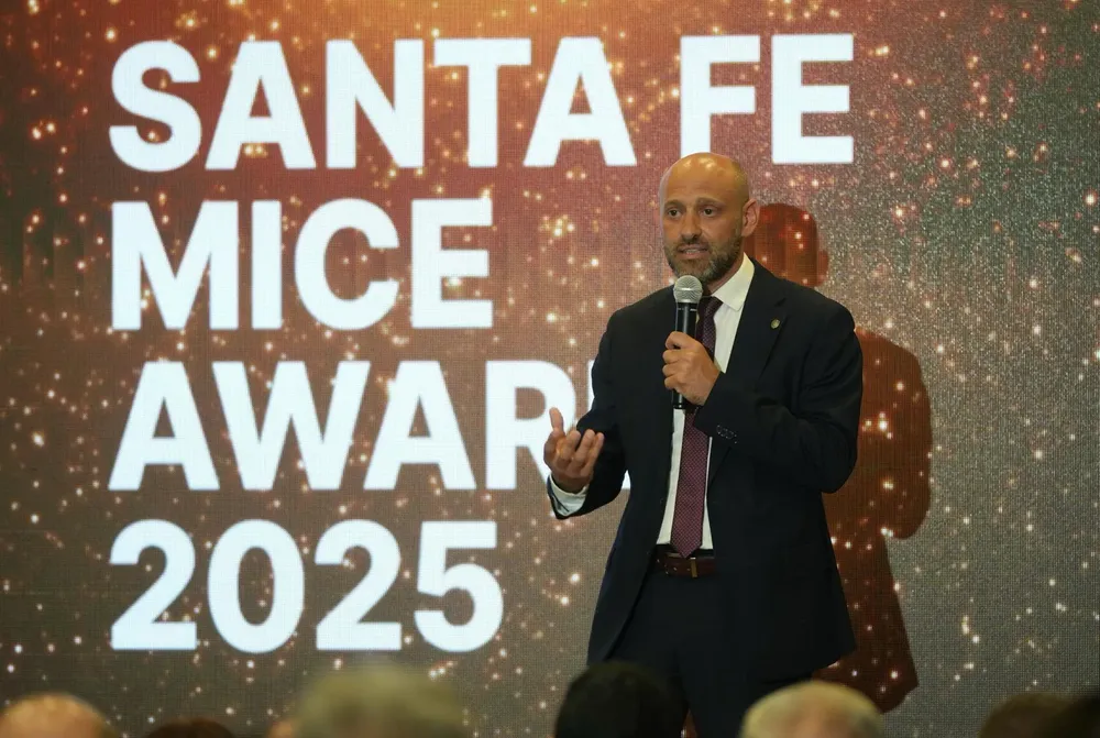 b3ee878e-695f-4f5d-929a-c6f8e391368b