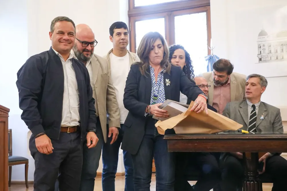 1ff7d2ba-6a0c-4c4f-a3e6-2936d4d2679c