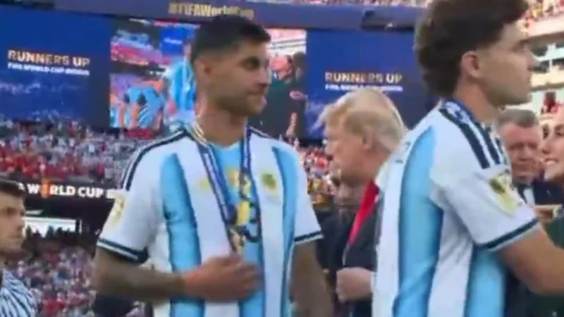 cuti_trump-.jpg_815021172