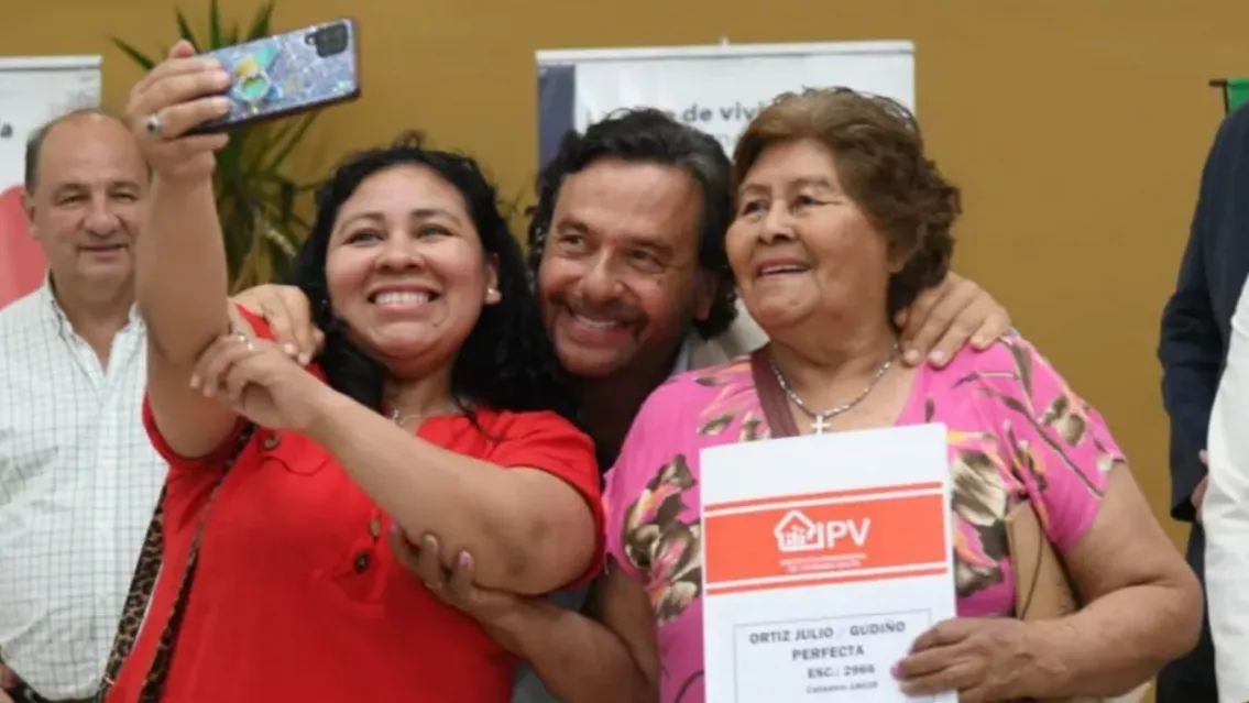 68dd128c93d40_1135_639!