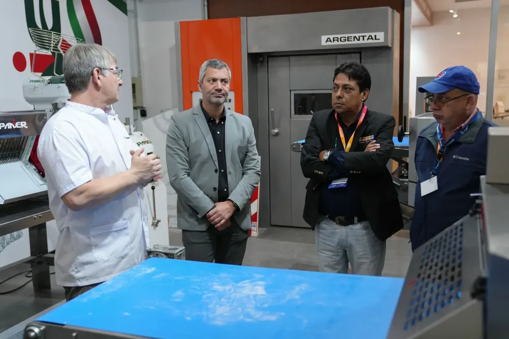 14279375-a949-46f7-baa4-cf45a0129cb3