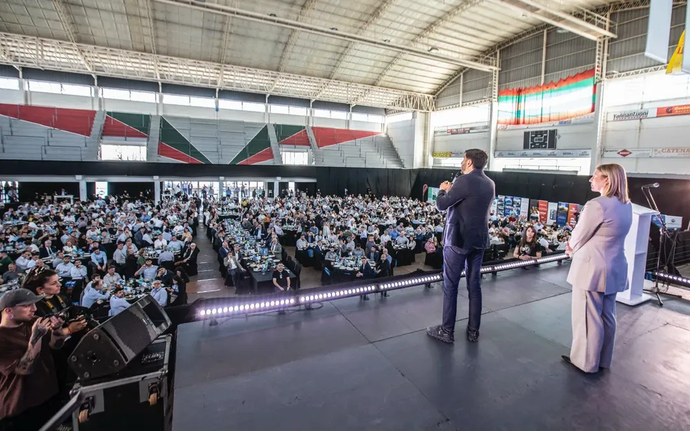 b163f1c8-2ef5-4cef-8d87-4d8f940b76a1