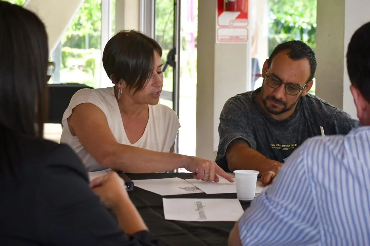 6b860294-37c9-4f94-a577-a6f8390c3c98