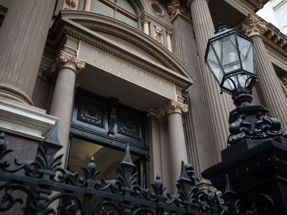 jQNMyrZjF_2000x1500__1