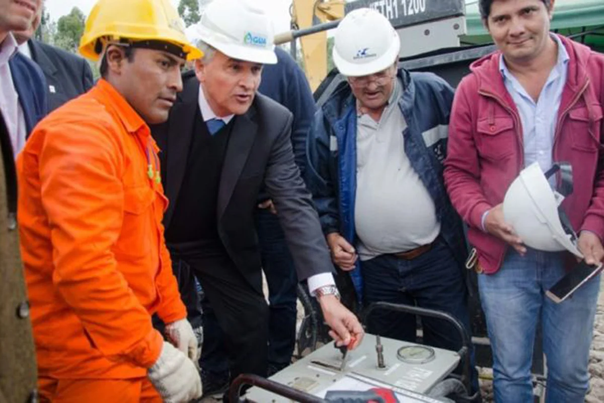 170c3e94d0574a521c47d6ba92d00c96_BIG