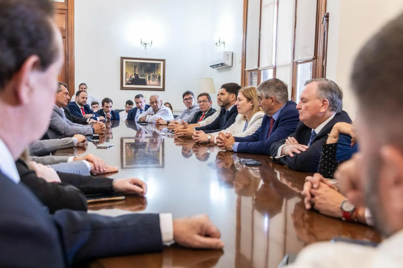 741b0912-3f77-4ec4-a3fe-e033e39ab296