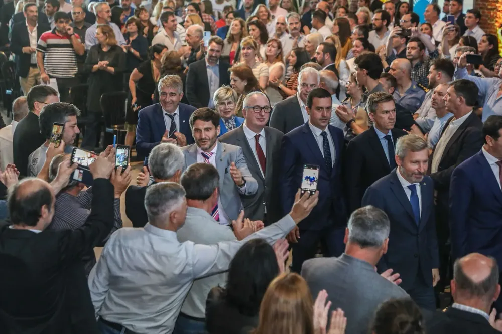 dd972951-59ea-40a1-a8b6-1ec7ac41c4a0