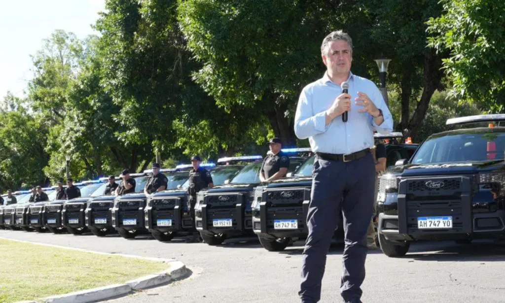 CAMIONETAS-POLICIALES-1-1024x615