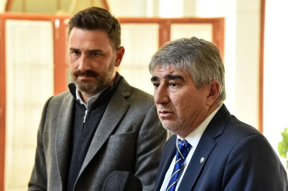 edc710bf-3415-421a-875f-d698b5c2fe28