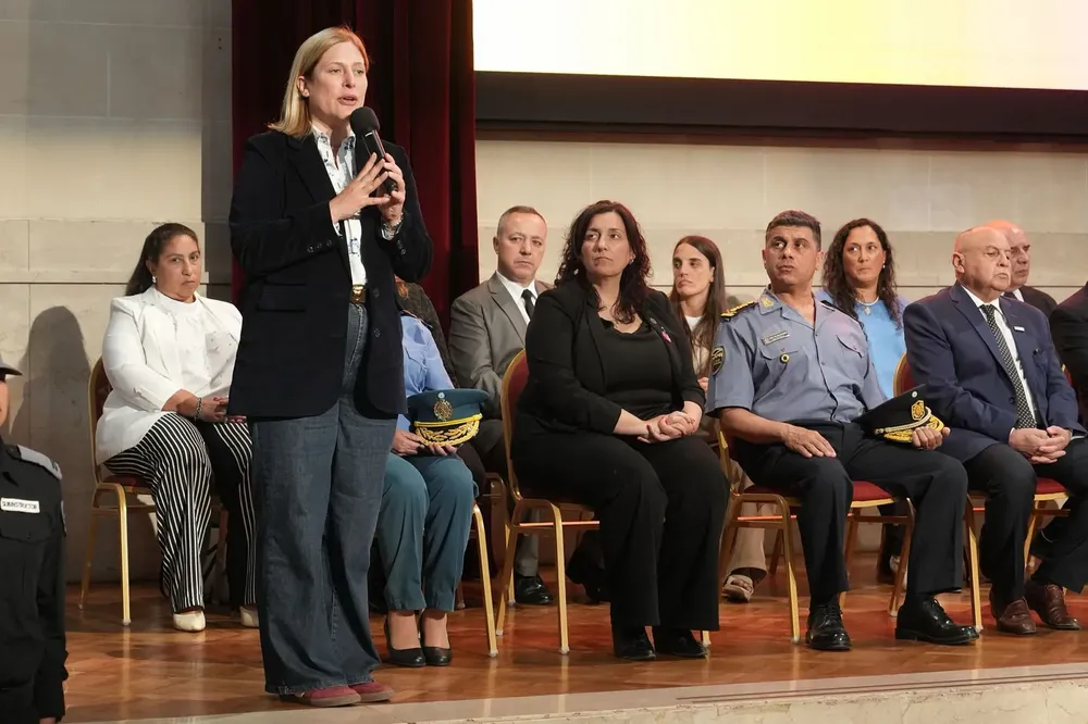 b15f798b-91f3-4bb2-82f7-51edb7a115a5