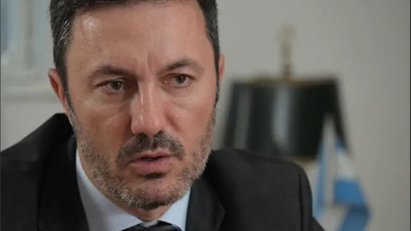 luis_petri_crop1755370655476.jpg_1756841869 (1)
