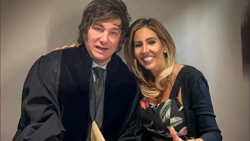 milei_y_diez.jpg_1756841869