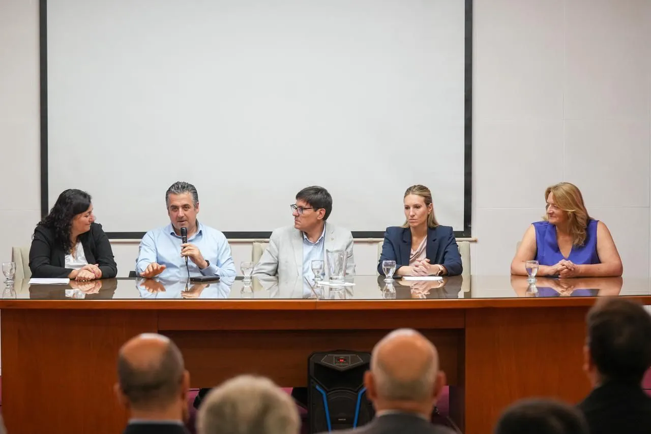 c77f5d89-994e-4ed3-ac9f-0f0ec9c39c80