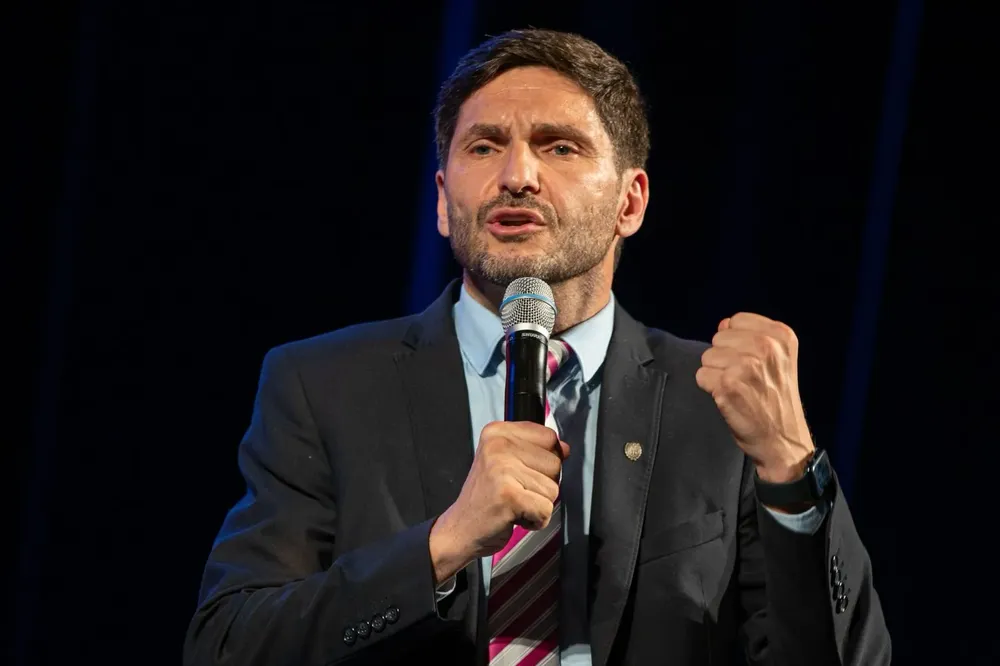 dbb4e47f-17e3-4dad-b06d-39fb4b5ed68d