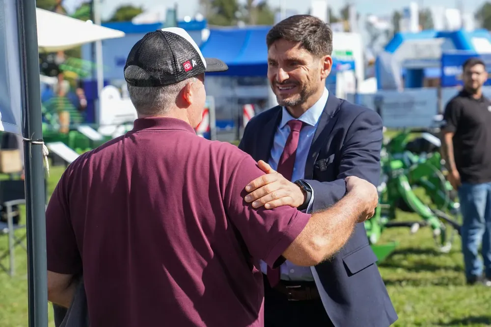 multimedia.grande.bf2bcac6545bdadd.Z3JhbmRlLndlYnA=