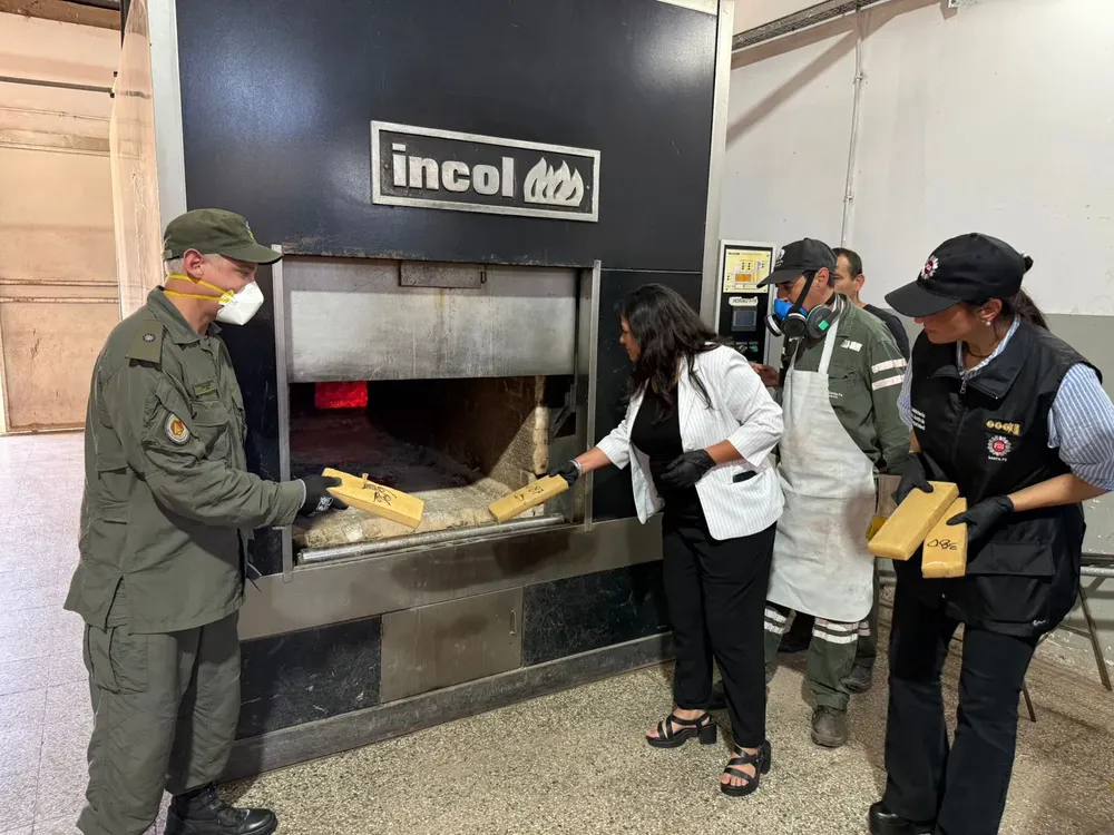 34031544-1082-4f57-9a4c-d7bd9c78ff00