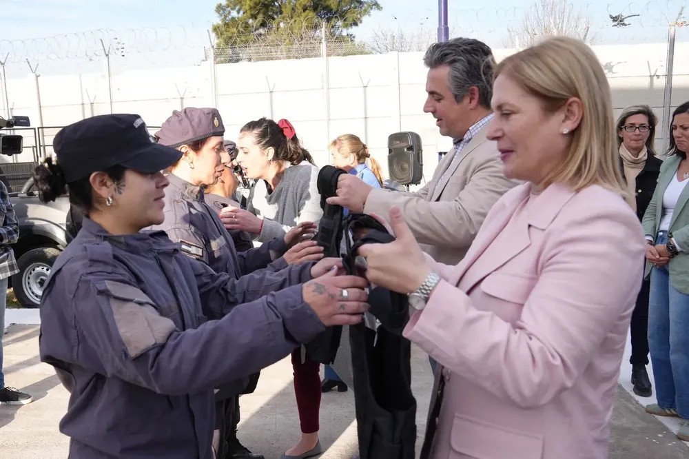 e0eb6f92-e0b8-44bf-a026-5d8e1aca2b82