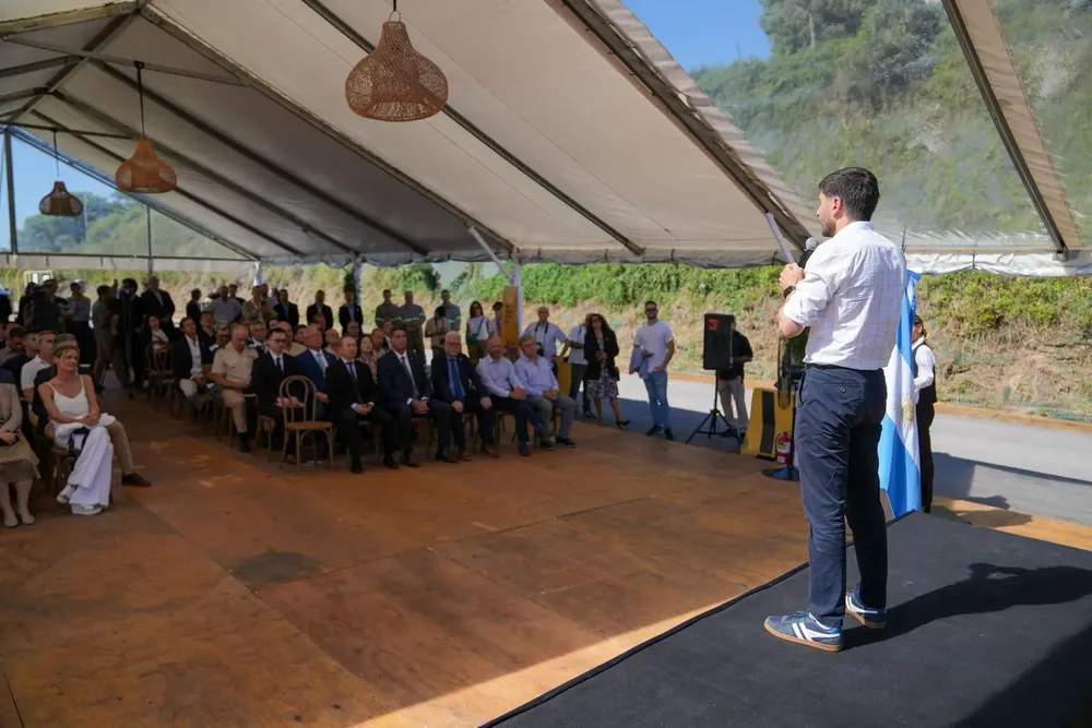 4d0f00e0-c302-4e42-a877-75e04d660b97