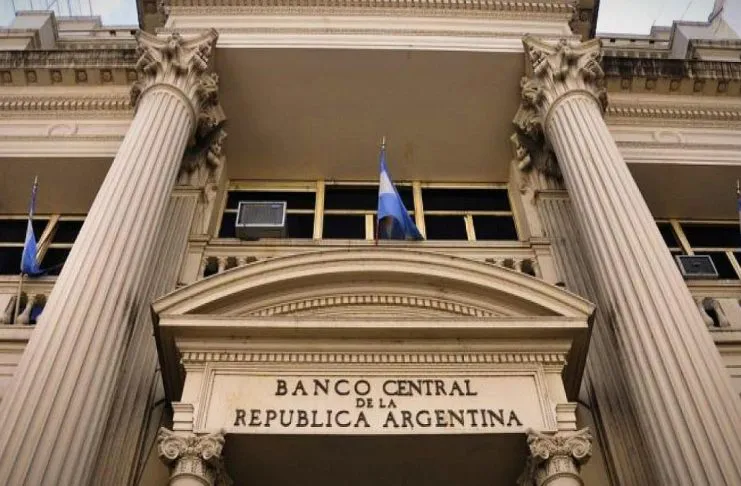 SM-banco-central-291121-741x486