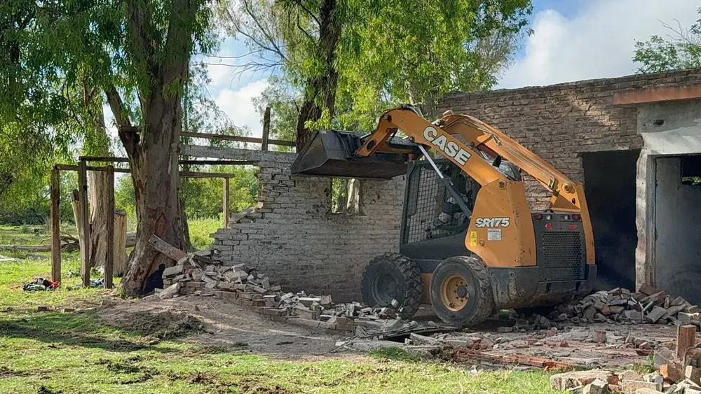 7d901006-6c19-4bb3-be7c-b87a8809fa95