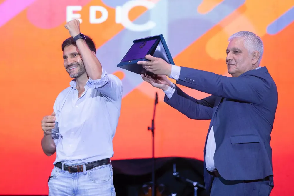 38b9a042-d172-472a-9a8e-14259de43e93