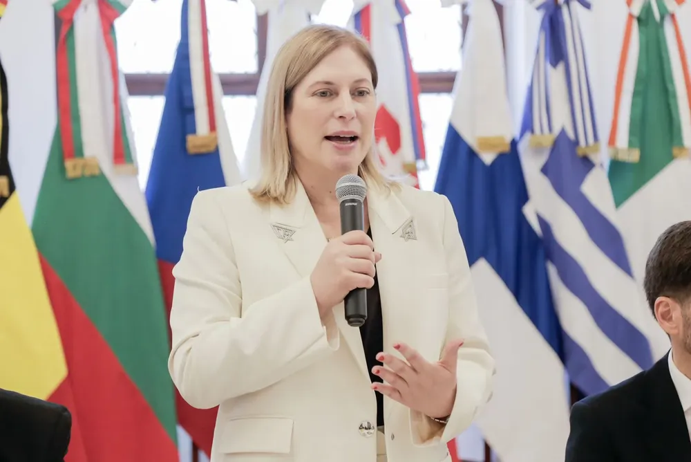 1e4e06d3-b8d0-44fb-ab48-48269bae12ee