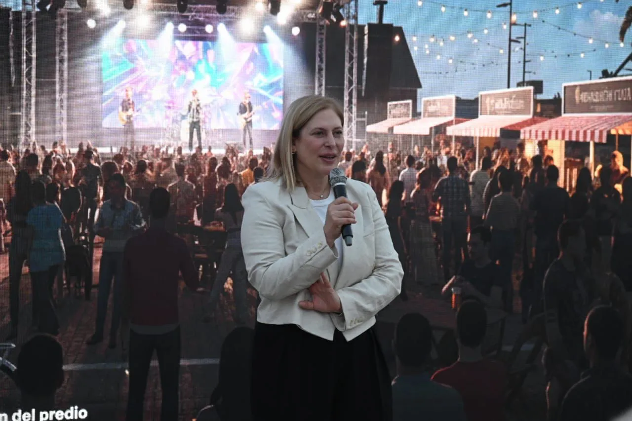 dbb328a9-b05c-4c3e-8d82-f378f1727d36