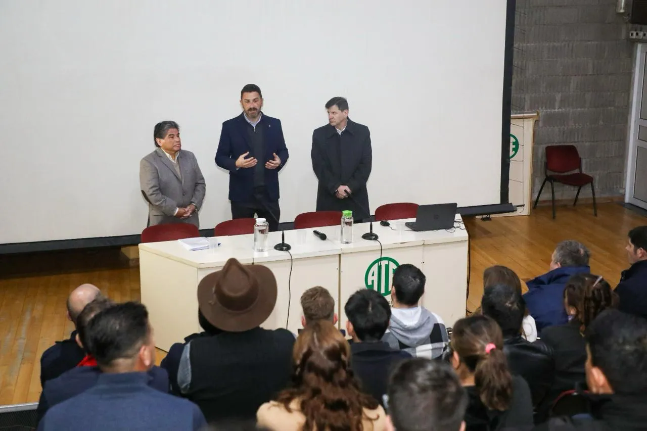 dd940280-5e2a-4e3d-ab75-413d087ed2bf