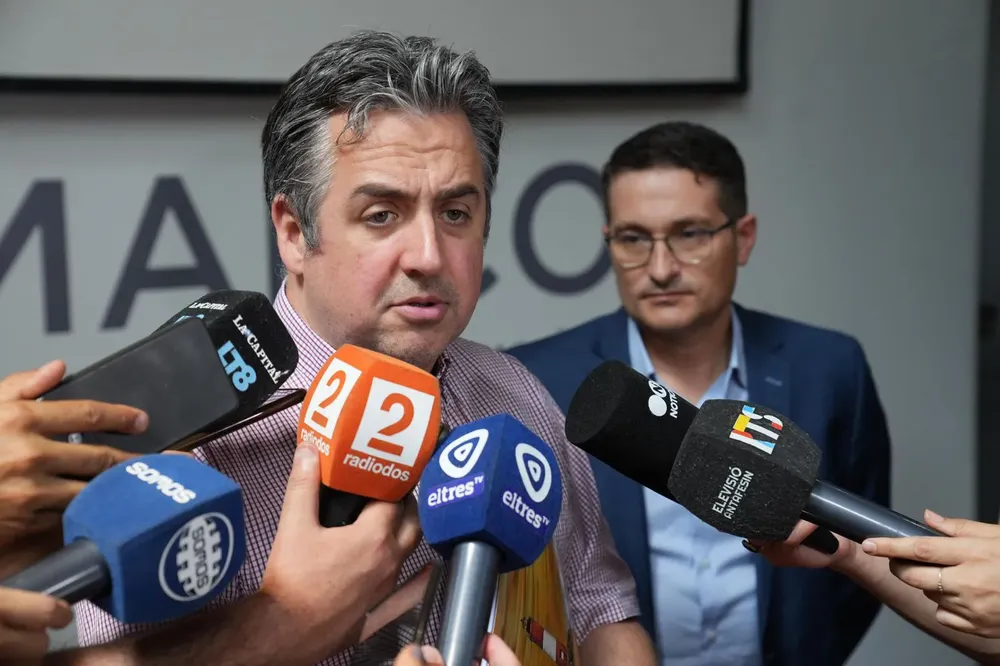 3a3edccb-a6d2-4cbd-949e-dadf8f4d2438