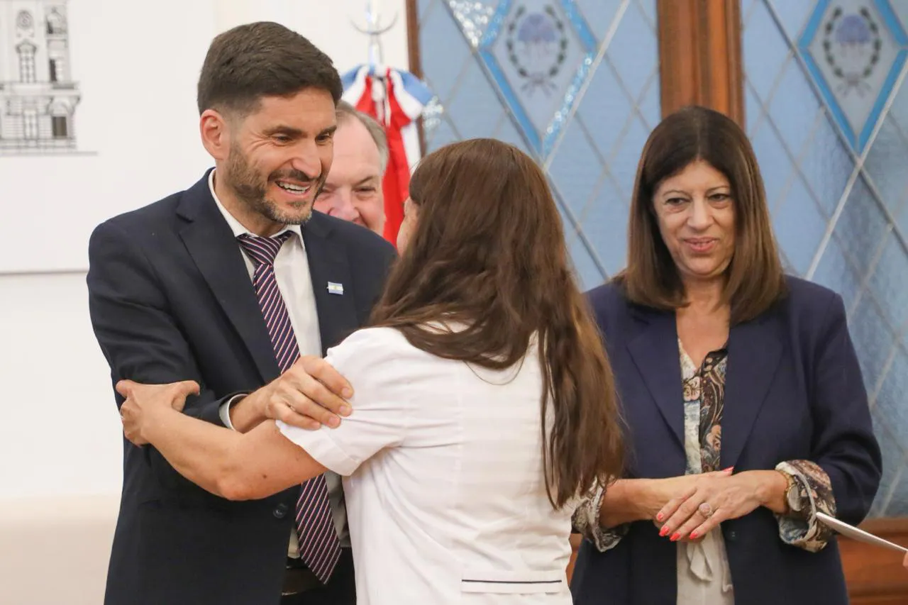 f6d783ef-18a8-4d00-bffb-3417d984cd46