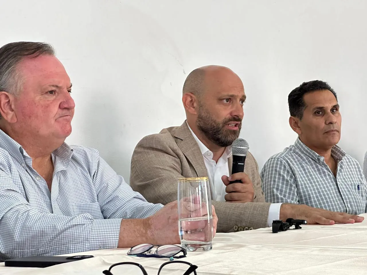 fe2d3e53-953c-45e4-86eb-aa3a9a1ef075