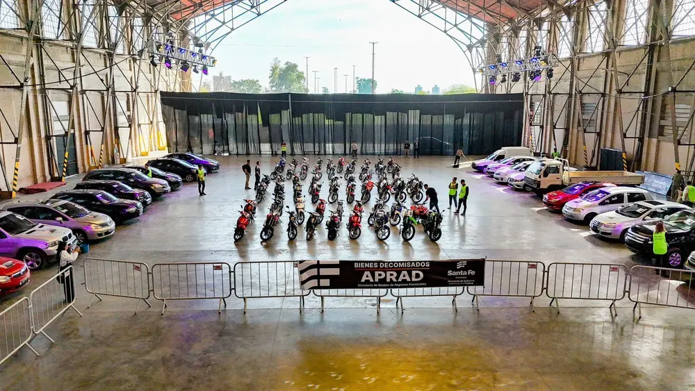 adbb0165-5c00-4f0b-bcc6-aec8f39d1551