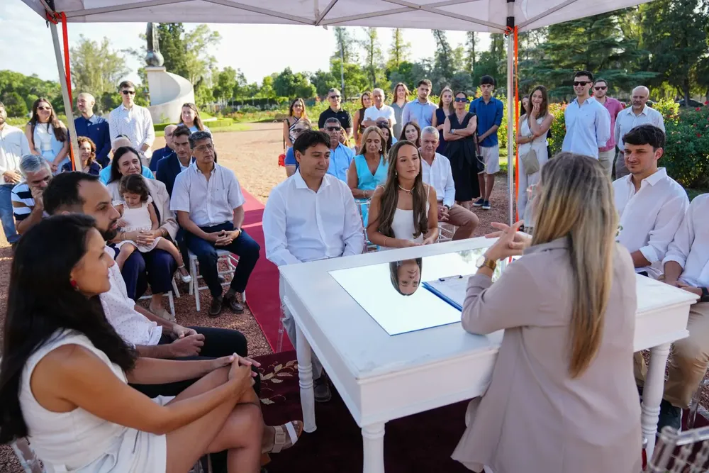 b70832f4-0977-4ae5-ac8c-870d9a42bb28